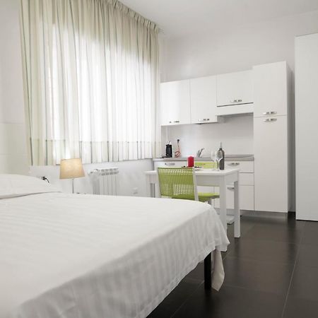 Acquaviva Apartments Napoli Bagian luar foto